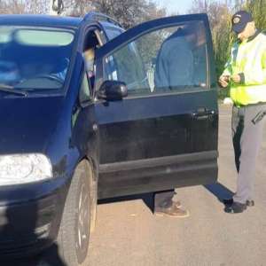 La volan, fără drept de conducere pe drumurile publice din România