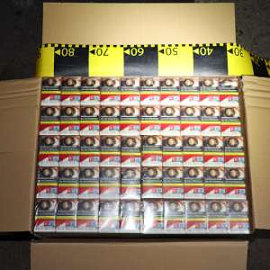 Tir plin cu ţigări de contrabandă, depistat de poliţiştii de frontieră