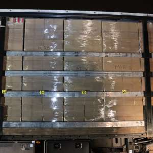 Tir plin cu ţigări de contrabandă, depistat de poliţiştii de frontieră