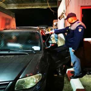 Depistat la volan cu dreptul de a conduce suspendat