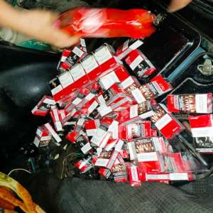 Ţigări de contrabandă ascunse în rezervor, descoperite la trecerea frontierei