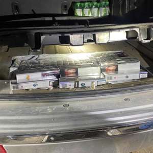Țigări ascunse în podeaua unui autovehicul, descoperite în PTF Siret