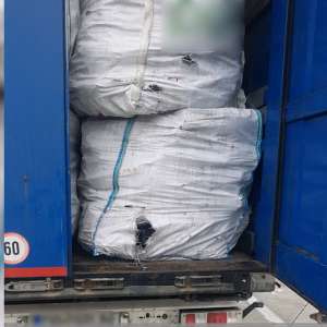 Peste 10.000 kilograme deşeuri din plastic, oprite în PTF Giurgiu