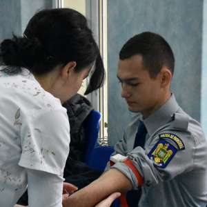 Elevii Şcolii de Pregătire a Agenţilor Poliţiei de Frontieră ’’Avram Iancu’’ Oradea au donat sânge