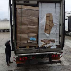 Ţigări de contrabandă, în valoare de 1,4 milioane de euro, depistate într-o remorcă frigorifică