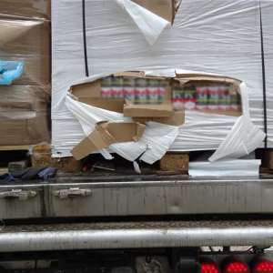 Ţigări de contrabandă, în valoare de 1,4 milioane de euro, depistate într-o remorcă frigorifică