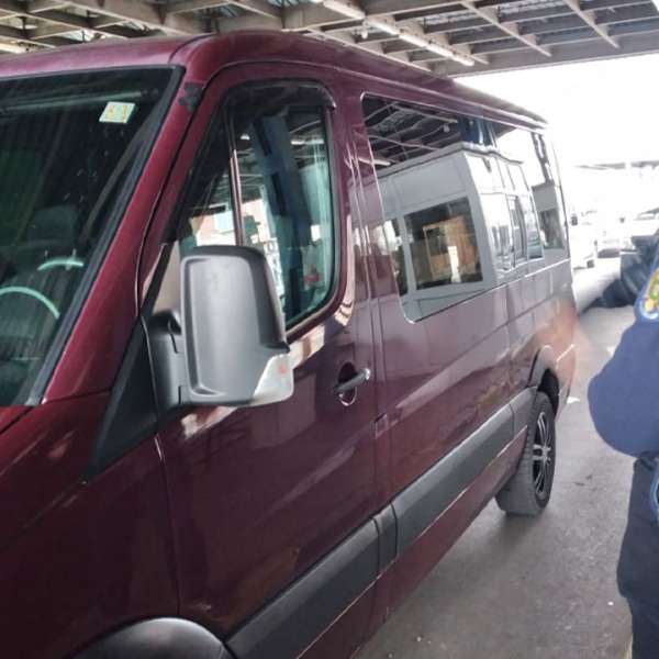 Fals procurat cu 300 de euro, descoperit la controlul de frontieră