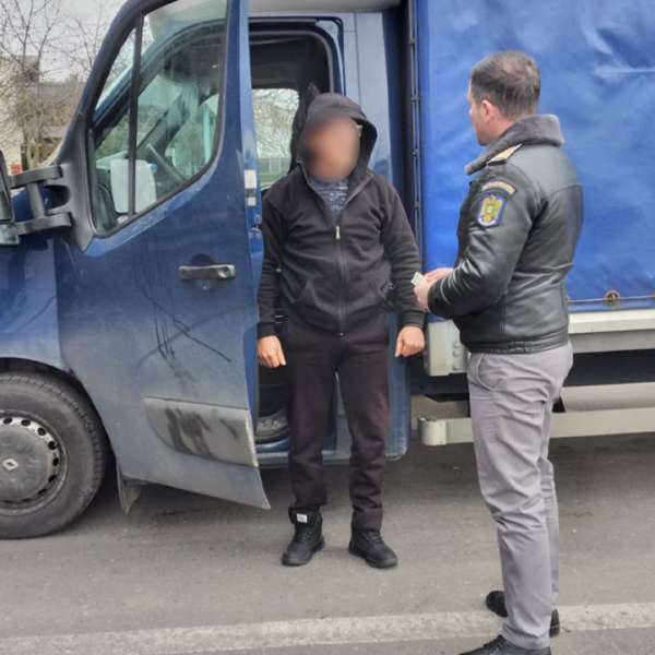 Remorcă fără drept de circulație pe drumurile publice, descoperită în trafic de polițiștii de frontieră