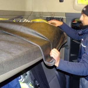 20.000 țigarete și 100 litri de alcool descoperite ascunse într-un ansamblu rutier în P.T.F. Calafat