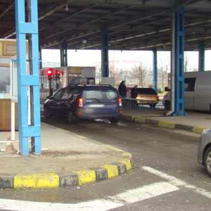 Doi bărbați cercetați penal pentru utilizarea de documente false la controlul de frontieră