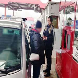 Documente false descoperite de poliţiştii de frontieră ieşeni