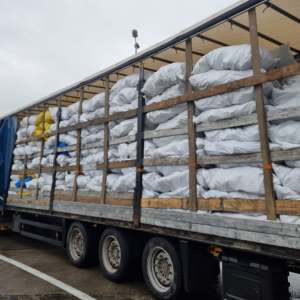 Aproximativ 33 de tone produse second hand, oprite la intrarea în ţară