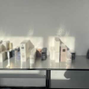 Cantitate considerabilă de bunuri contrafăcute, în valoare de peste 266.000 lei, descoperită de polițiștii de frontieră giurgiuveni