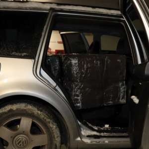 Doi maramureșeni cercetați pentru contrabandă și aproximativ 9.000 de pachete țigări confiscate, la granița Maramureșului