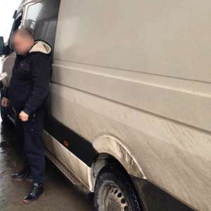 Certificat de înmatriculare falsificat, depistat la controlul de frontieră