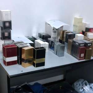 Peste 1.800 de bunuri contrafăcute, descoperite de polițiștii de frontieră giurgiuveni