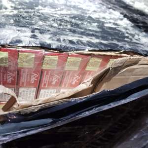 Cooperare internaţională pentru reţinerea unei cantităţi de aproximativ 50.000 de ţigarete de contrabandă