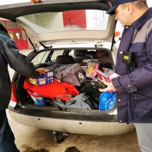 Materiale pirotehnice descoperite la controlul de frontieră