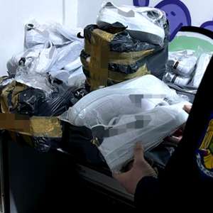 Peste 1.200 bunuri susceptibile a fi contrafăcute, descoperite  de polițiștii de frontieră giurgiuveni