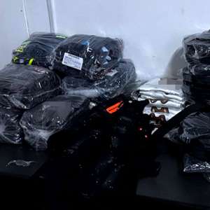 Peste 1.200 bunuri susceptibile a fi contrafăcute, descoperite  de polițiștii de frontieră giurgiuveni