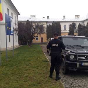 Două autoturisme, în valoare de 300.000 lei, furate din Belgia, descoperite în Borșa de polițiștii de frontieră