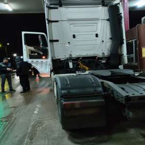 Camion fără drept de circulație pe drumurile publice, descoperit în trafic de polițiștii de frontieră