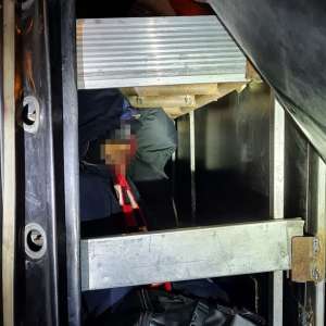 Peste 130 de cetăţeni străini ascunși, depistați de polițiștii de frontieră de la Nădlac II