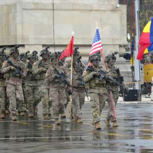 Glorie celor ce prin vitejia și prin jertfa lor de sânge au înfăptuit unitatea națională