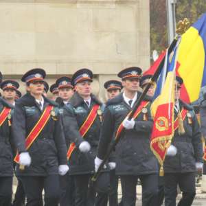 Glorie celor ce prin vitejia și prin jertfa lor de sânge au înfăptuit unitatea națională