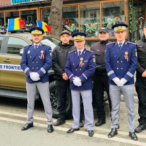 Glorie celor ce prin vitejia și prin jertfa lor de sânge au înfăptuit unitatea națională