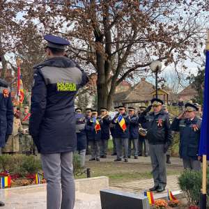 Glorie celor ce prin vitejia și prin jertfa lor de sânge au înfăptuit unitatea națională