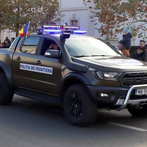 Glorie celor ce prin vitejia și prin jertfa lor de sânge au înfăptuit unitatea națională