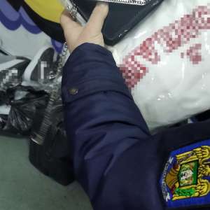Bunuri susceptibile a fi contrafăcute descoperite de polițiștii de frontieră giurgiuveni