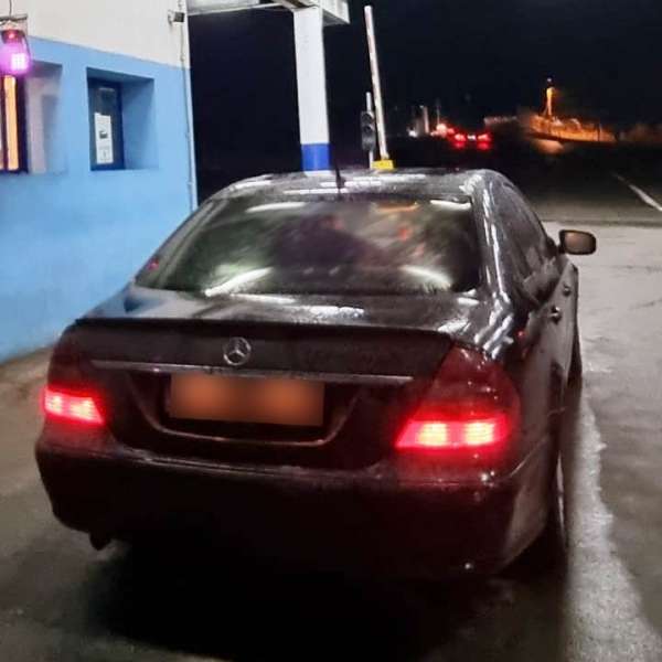 Depistat, în miezul nopţii,  la volan fără permis de conducere