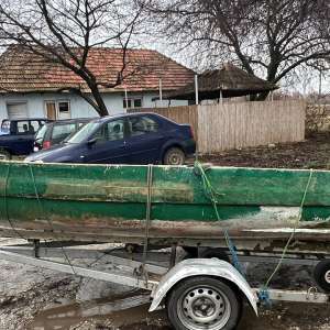 Două persoane prinse în timp ce pescuiau ilegal cu plase monofilament pe lacul Sinoe