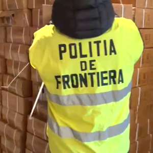 Bunuri susceptibile a fi contrafăcute în valoare peste 900.000 euro, depistate de polițiștii de frontieră în Portul Constanța și în PTF Giurgiu