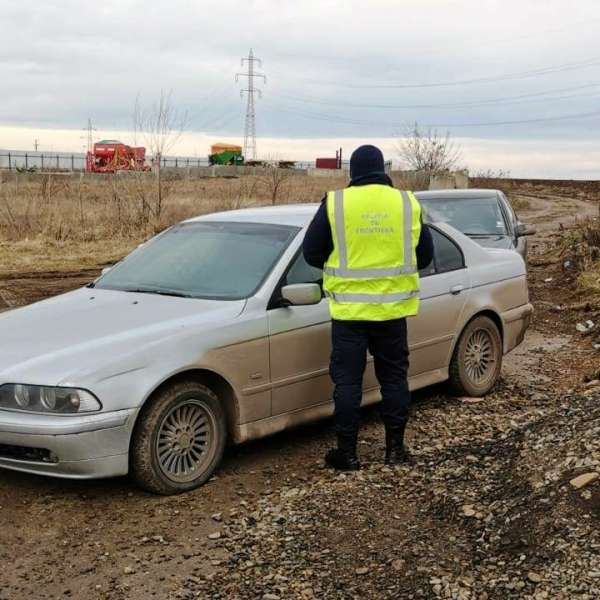 Permis de conducere fals prezentat ca autentic poliţiştilor de frontieră