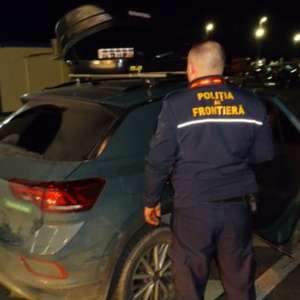 Peste 19.000 de țigarete descoperite ascunse într-un autoturism în P.T.F. Calafat