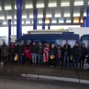 Grup infracţional de trafic de migranţi destructurat în judeţul Dolj