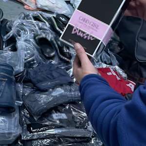 Bunuri susceptibile a fi contrafăcute, în valoare de peste 200.000 lei, descoperite în P.T.F. Giurgiu