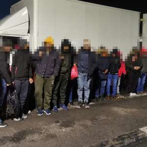 56 de cetăţeni străini,  depistați ascunși în mai multe mijloace de transport, la ieşirea din ţară