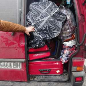 Peste 26.000 de țigarete descoperite ascunse în două mijloace de transport, în P.T.F. Calafat și P.T.F. Bechet