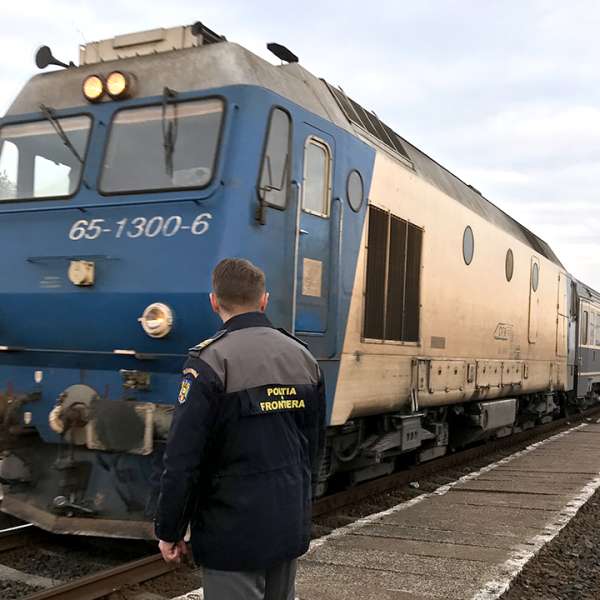 Nouă persoane depistate în gara feroviară din Curtici, în cadrul unor acţiuni preventive