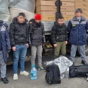 Trei cetățeni sirieni depistați de polițiștii de frontieră giurgiuveni în timp ce încercau să intre ilegal în România