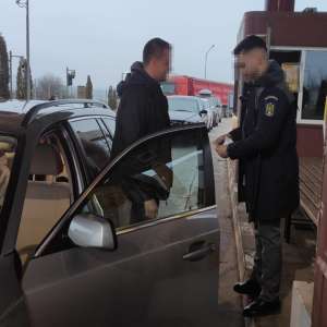 Urmărit pentru furt de peste 35.000 de euro în Italia, depistat de poliţiştii de frontieră la Stânca