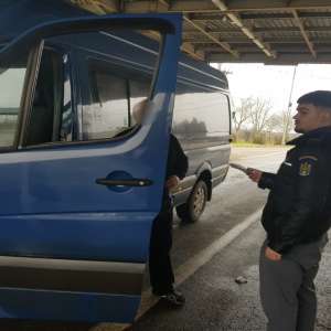 Tânăr cercetat penal pentru prezentarea unui permis fals la controlul de frontieră