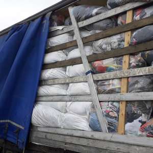 Peste 34 tone de produse second hand, oprite la intrarea în ţară