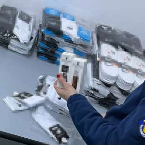 Bunuri susceptibile a fi contrafăcute în valoare estimată de peste 260.000 lei descoperite de polițiștii de frontieră giurgiuveni