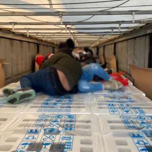 71 de cetățeni străini depistați în două mijloace de transport de polițiștii de frontieră arădeni