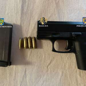 34 de percheziții domiciliare pentru destructurărea unui grup infracțional organizat, specializat în săvârșirea infracțiunii de trafic de migranți